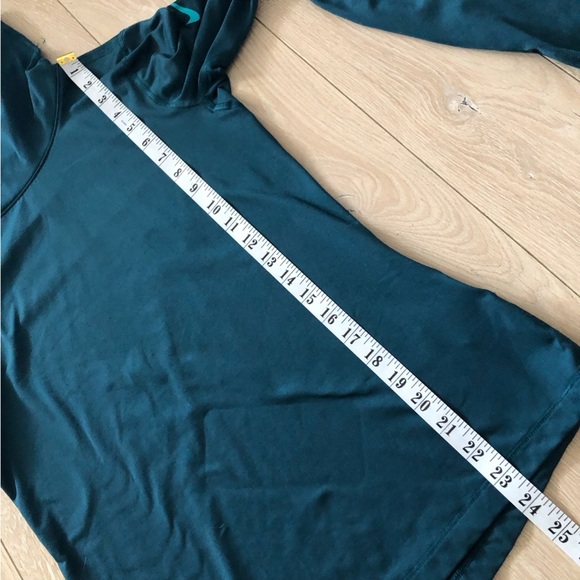 Nike Pro Dri-Fit Running Long Sleeve Top with Thumb Holes in EmeraldGreen Size M - Picture 12 of 12